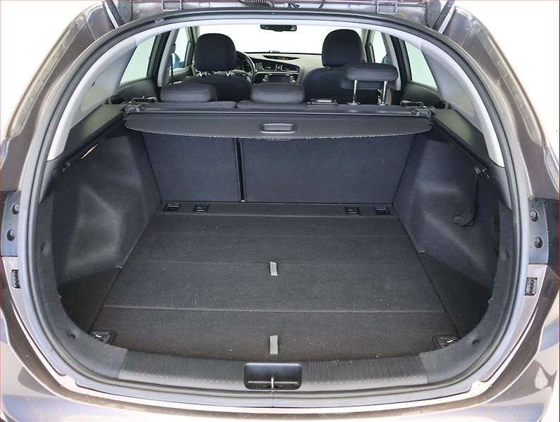 Kia Ceed (2015) 1.6 CRDi, Navi, Tempomat - fotka 14 z 18
