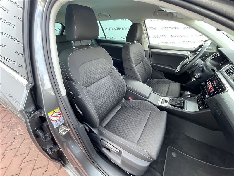 Škoda Superb 2,0 TDI DSG 110kw zachovalé,se - fotka 23 z 25