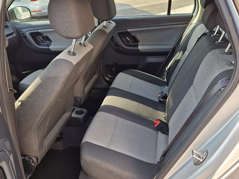 Škoda Fabia (2010) 1,6 TDI 55 Kw Klima - fotka 11 z 28