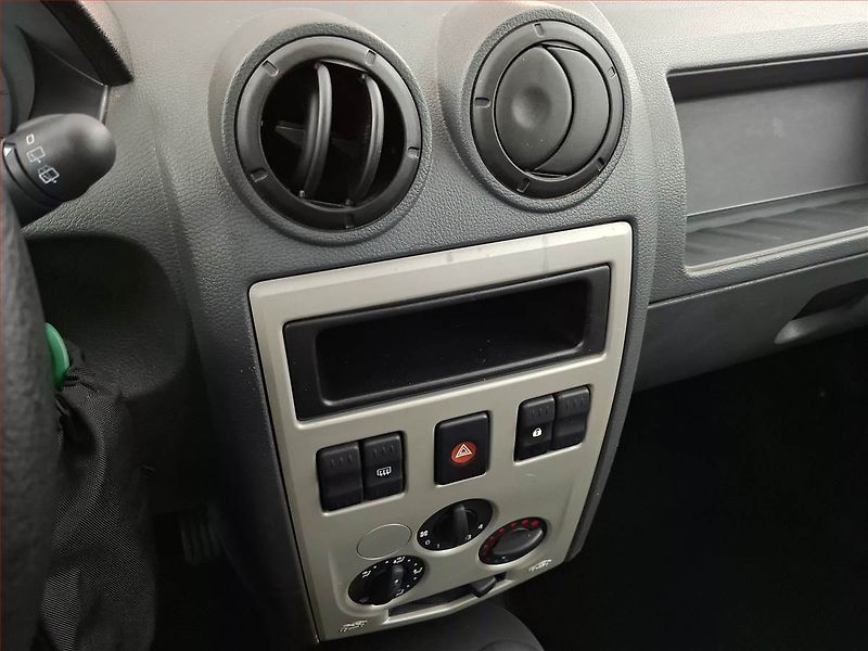 Dacia Logan (2007) 1.6, ČR,1.maj, nová STK - fotka 12 z 13
