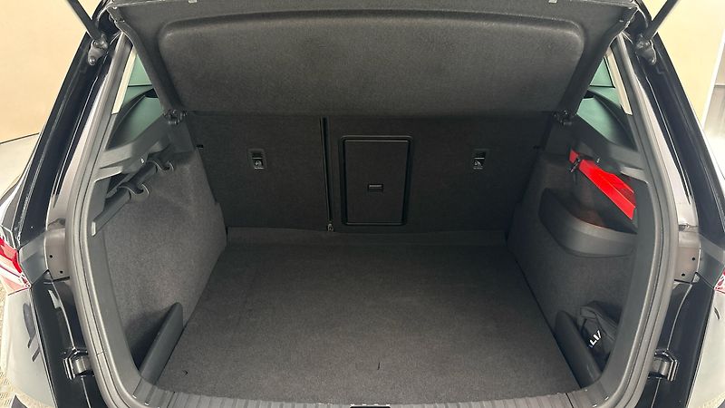 Škoda Karoq 1.5 TSI Style - fotka 17 z 28