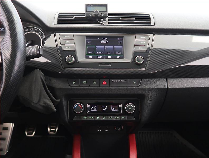 Škoda Fabia (2015) Monte Carlo 1.2 TSI - fotka 12 z 17