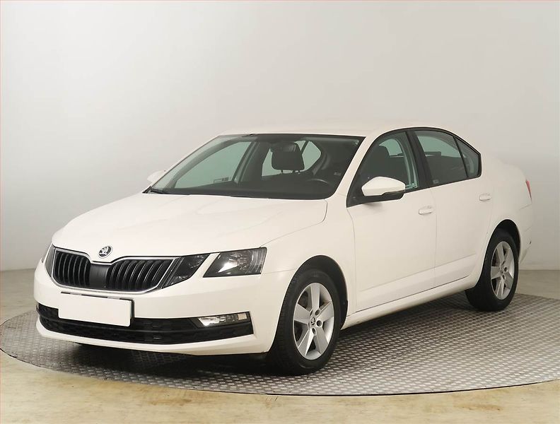 Škoda Octavia (2019) 1.6 TDI, Tempomat - fotka 2 z 19