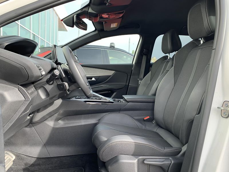 Peugeot 3008 GT 1.6 PHEV 165kW EAT8 - fotka 17 z 33