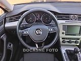 Volkswagen Passat (2015) 2.0 TDi, Comfortline, navi - náhled 11