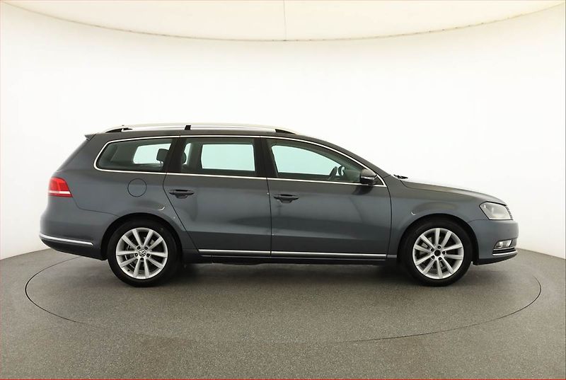 Volkswagen Passat (2012) 2.0 TDI, Automat - fotka 6 z 17