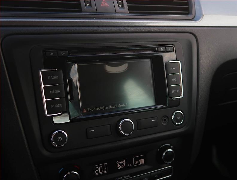 Škoda Rapid (2016) 1.4 TSI, Automat, Serv.kniha - fotka 16 z 21