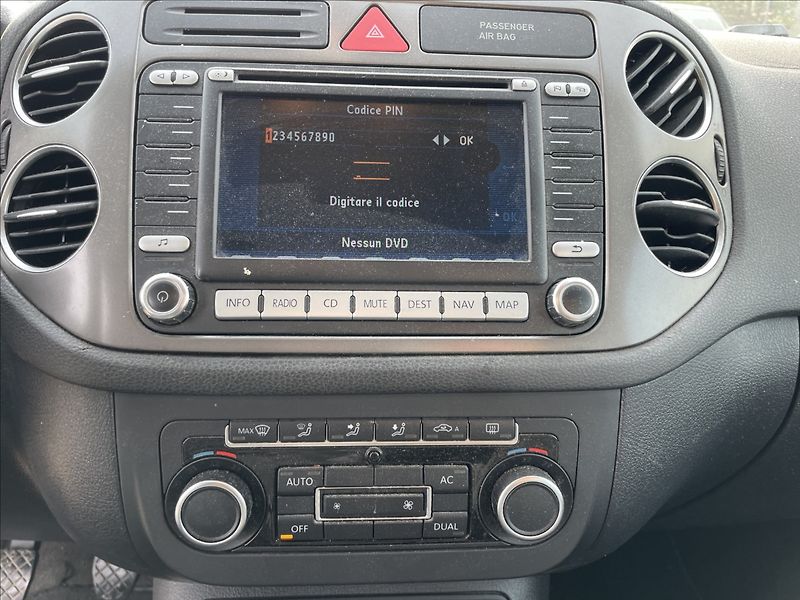 Volkswagen Tiguan 2,0 TDi 4-Motion 125kw VADA MO - fotka 15 z 25