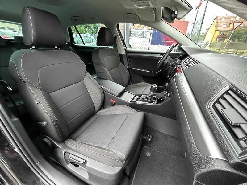 Škoda Superb 2,0 TDi DSG  BIXEN NAVI 1xMaji - fotka 32 z 50