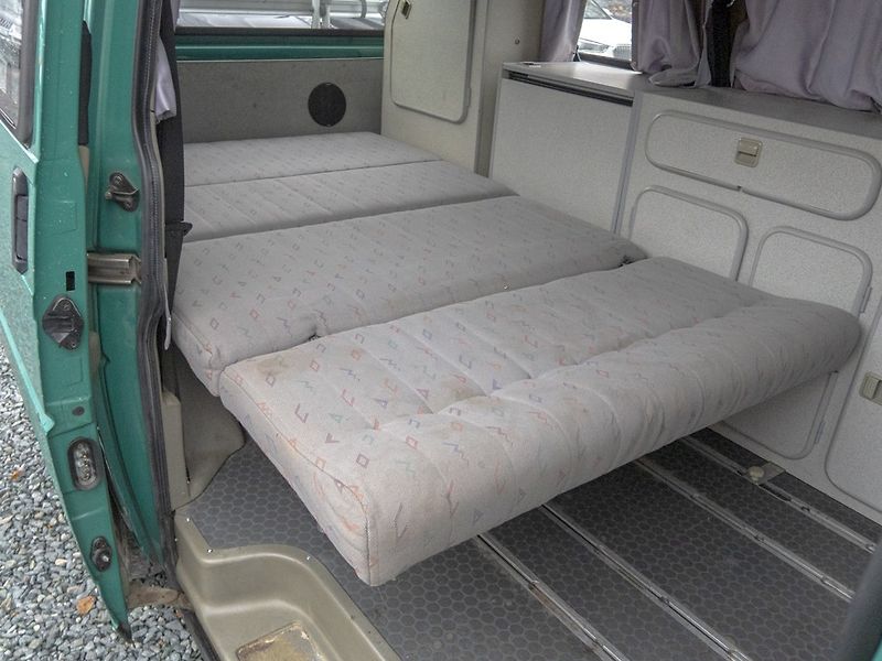 Volkswagen Transporter (1999) 2.5TDI 75KW – OBYTNÝ REIMO - fotka 32 z 47