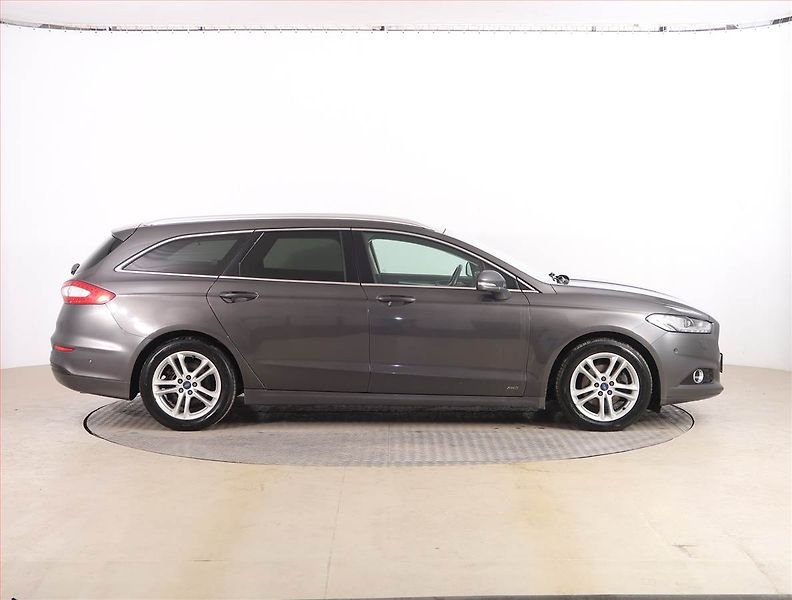 Ford Mondeo (2018) 2.0 TDCI, 4X4, Navi, Tempomat - fotka 6 z 20