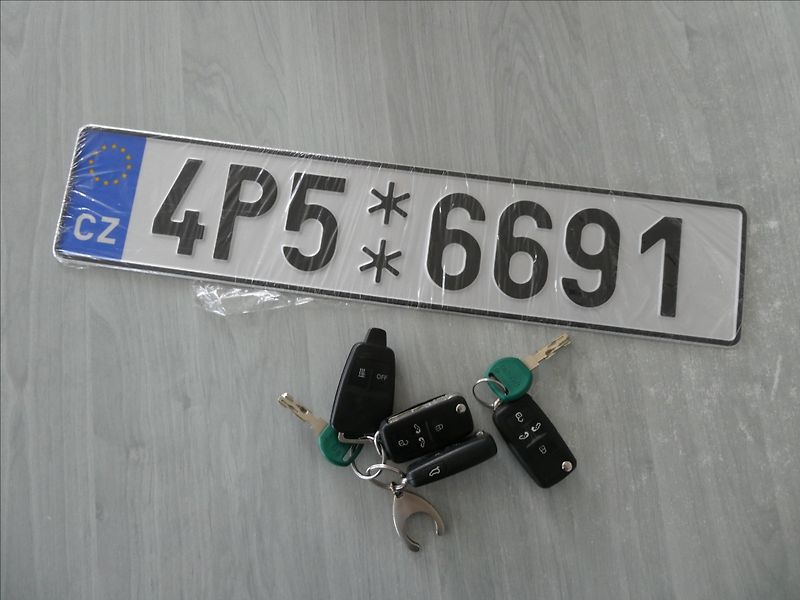 Volkswagen Multivan 2,0 TDi DSG 4x4,závěs,HIGHLINE - fotka 44 z 44