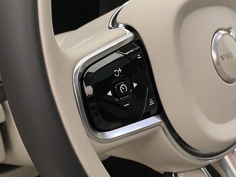 Volvo XC90 (2026) B5 AWD AUT BRIGHT ULTRA 7míst - fotka 27 z 74