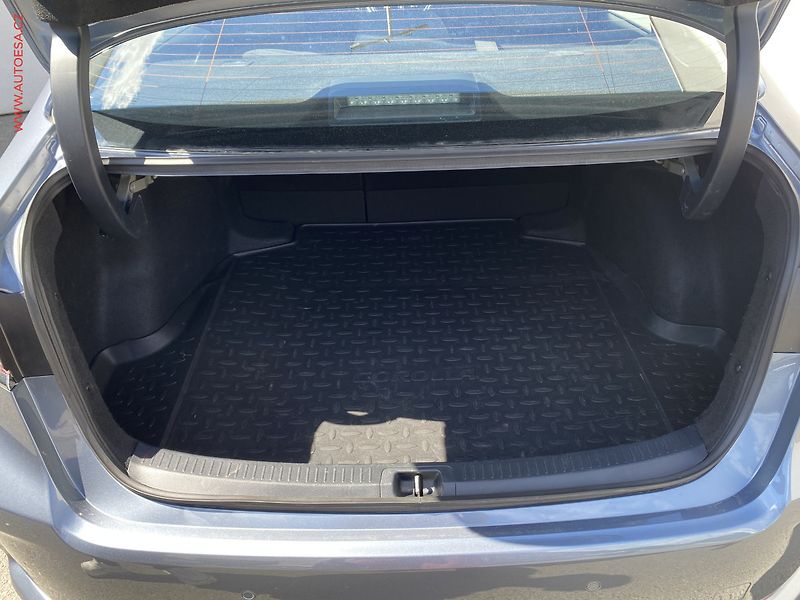 Toyota Corolla (2023) 1.5 VVT-i, 2.maj,ČR, Comfort - fotka 7 z 19