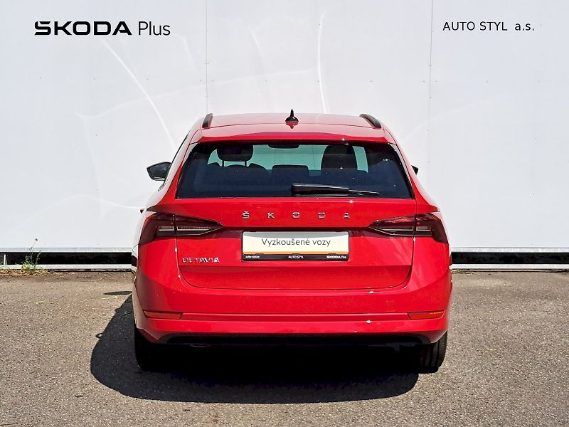 Škoda Octavia (2023) COMBI AMBITION 1.5TSI 110kW 6° - fotka 7 z 24