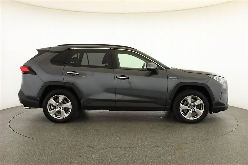 Toyota RAV4 (2019) 2.5 Hybrid - fotka 6 z 19