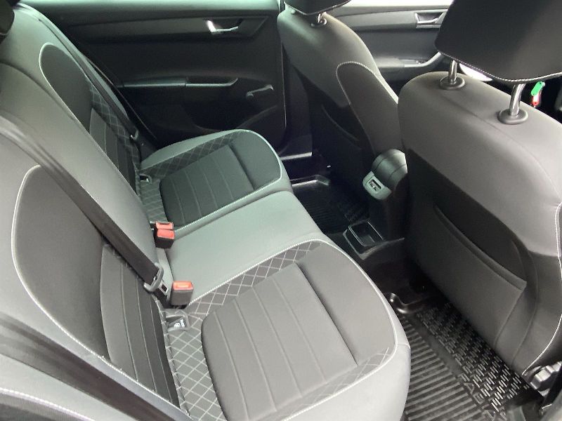 Škoda Fabia (2022) Combi 1.0 TSI Ambition Plus - fotka 11 z 30