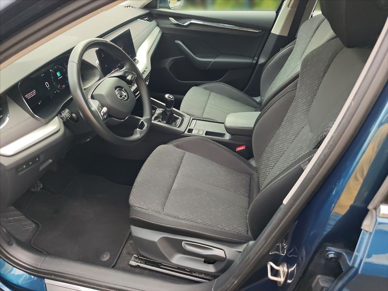 Škoda Octavia 2,0 TDI Style - fotka 7 z 11