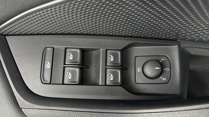 Škoda Octavia 1.0 TSI Ambition Combi - fotka 21 z 24