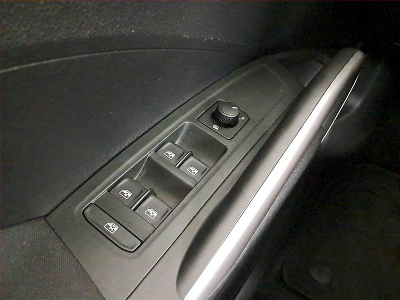 Škoda Fabia (2022) Style 1.0 TSI, Automat - fotka 19 z 20