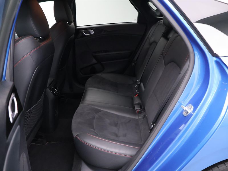 Kia ProCeed 1.6 T-GDI 150kW GT DCT - fotka 12 z 27