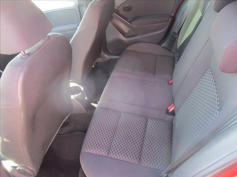 Volkswagen Golf 1,4 i 16v, aut.klima,servis, - fotka 12 z 29