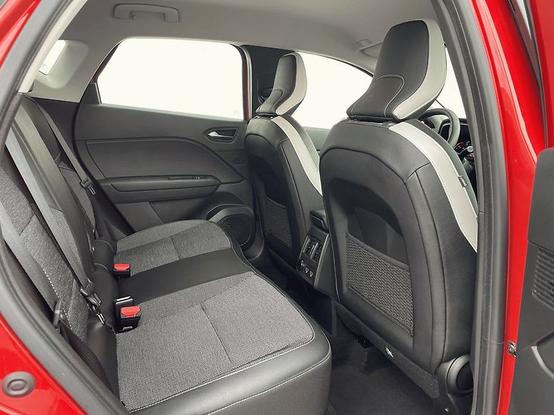 Renault Captur (2021) INTENS 1,3TCe 140k - fotka 9 z 28