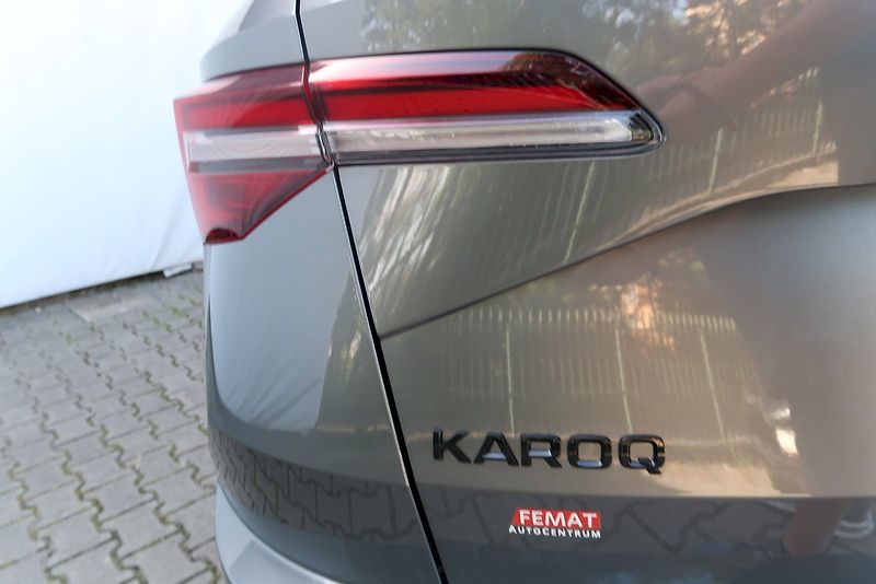 Škoda Karoq (2025) SPORTLINE 1.5 TSI 110 kW DSG - fotka 12 z 29