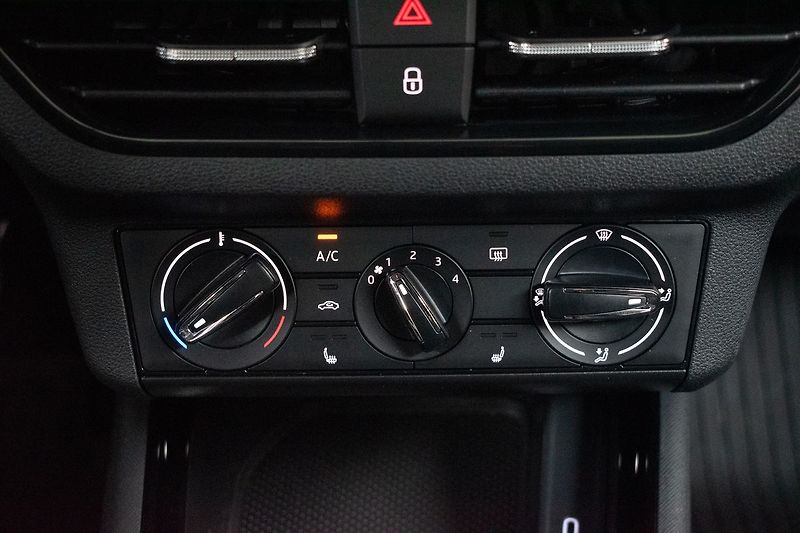Škoda Scala 1.6 TDI DRIVE 125 YEARS*ČR 1.M - fotka 19 z 36
