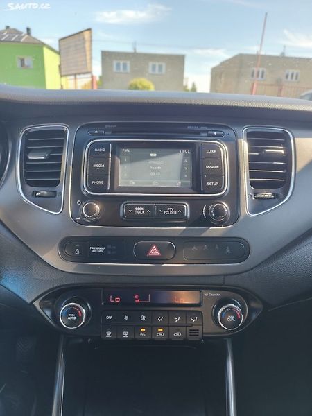 Kia Carens (2013) - fotka 24 z 33