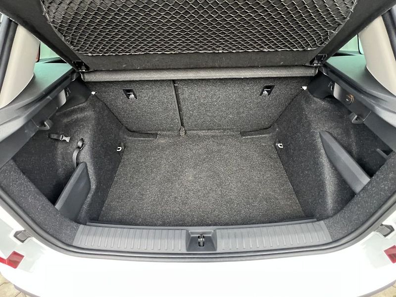 Škoda Kamiq Top Selection 1.0TSI 85 kW - fotka 32 z 33