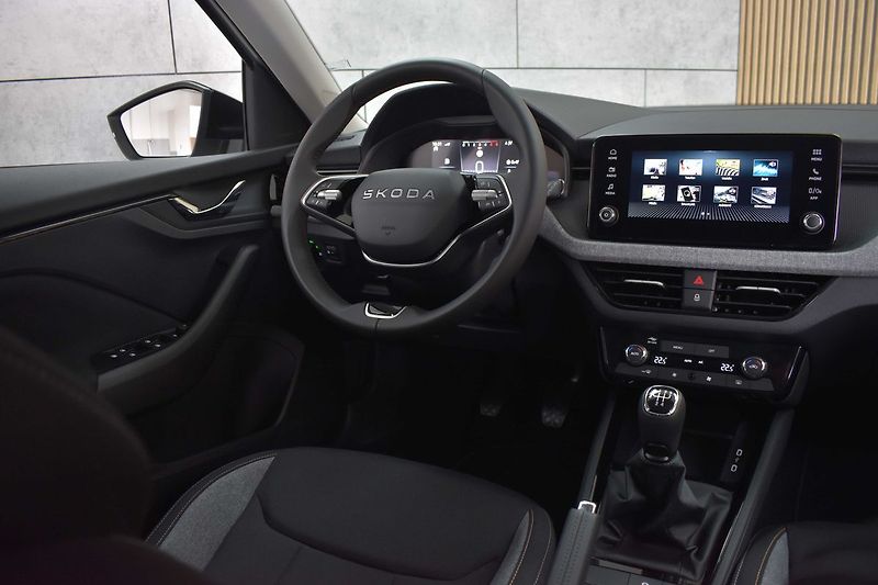 Škoda Kamiq 1.0 TSI BLACK DOTS*ZÁRUKA*DPH - fotka 8 z 36