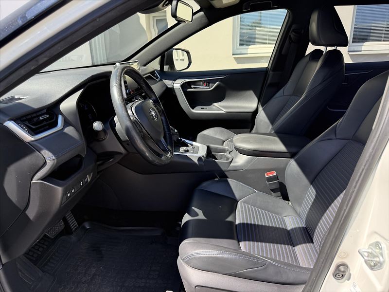 Toyota RAV4 2,5 Selection - fotka 8 z 20