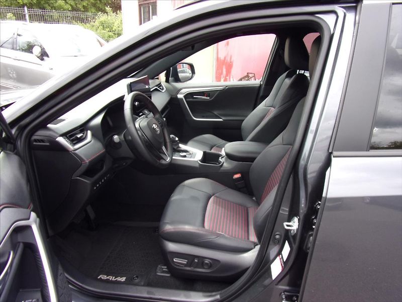 Toyota RAV4 2,5 PHEV 4WD Executive odp.DPH - fotka 18 z 33