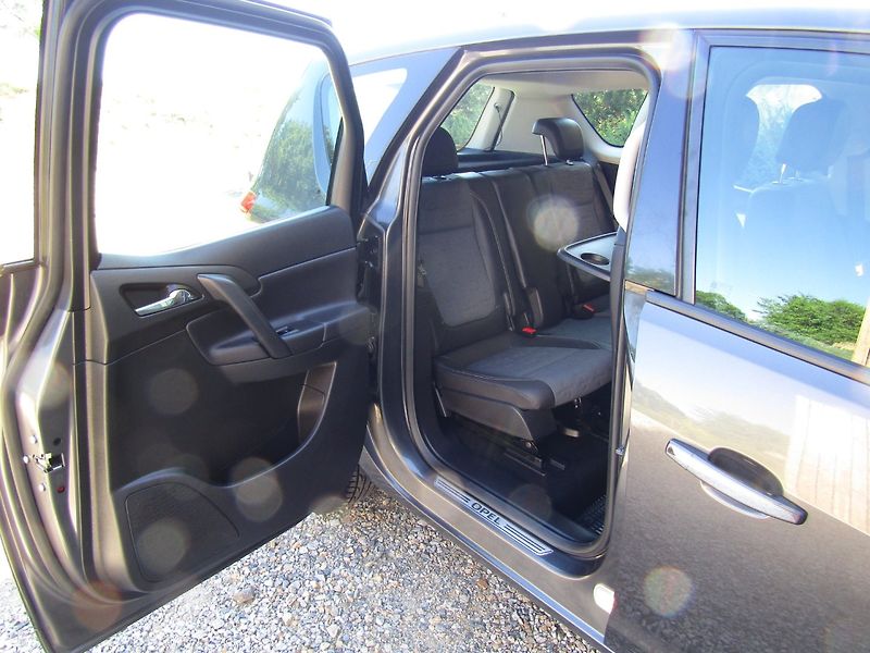 Opel Meriva (2011) 1.4 T 88kW - fotka 26 z 45
