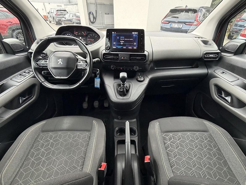 Peugeot Rifter ACTIVE 1.2 PureTech 110 S&S - fotka 9 z 24