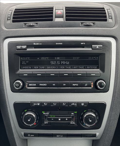 Škoda Octavia 1,4 tsi Style 90kw 1.majitel - fotka 14 z 21