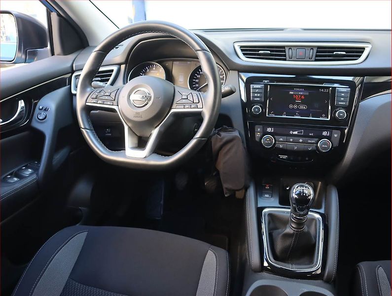 Nissan Qashqai (2022) 1.3 DIG-T, Serv.kniha - fotka 7 z 19