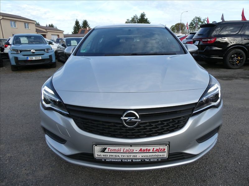 Opel Astra 1,4 i 74kW 2x kola, serviska - fotka 2 z 39