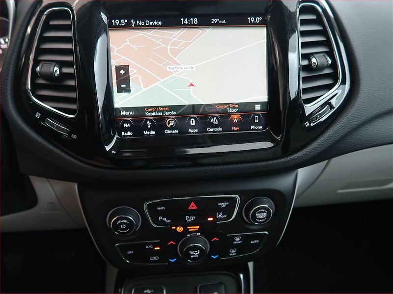 Jeep Compass (2019) 1.4 MultiAir, Serv.kniha, Kůže - fotka 12 z 18