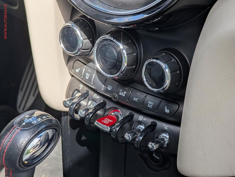 Mini Cooper (2016) 2.0i JCW, ČR, AT, LED, navi - fotka 19 z 23