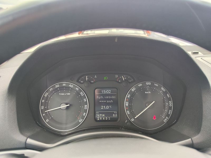 Škoda Octavia 1.6 FSI/85kW Elegance - fotka 14 z 25