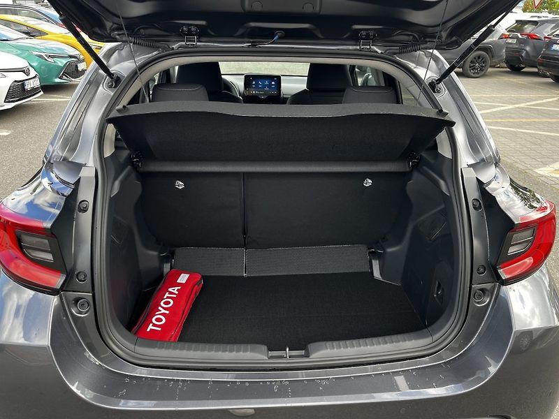 Toyota Yaris 1.5 Hybrid Style ODBĚR ihned - fotka 9 z 29