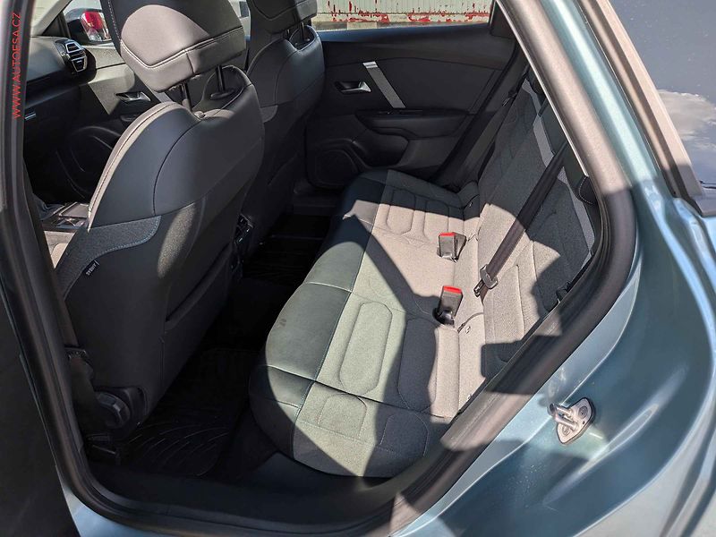 Citroën C4 (2021) 1.2 PT, 1.maj,ČR, LED - fotka 11 z 18