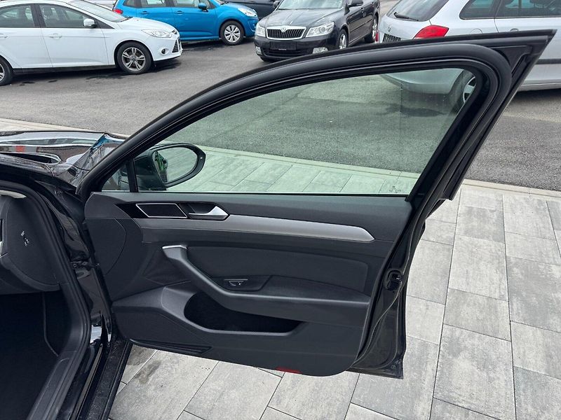 Volkswagen Passat (2019) 2,0 TDI 110 KW DSG Comfortline - fotka 24 z 30