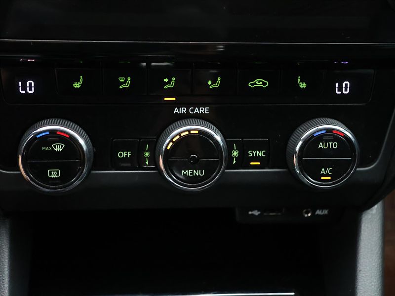Škoda Octavia 1,6 TDI 85kW DSG CZ Style DPH - fotka 27 z 37
