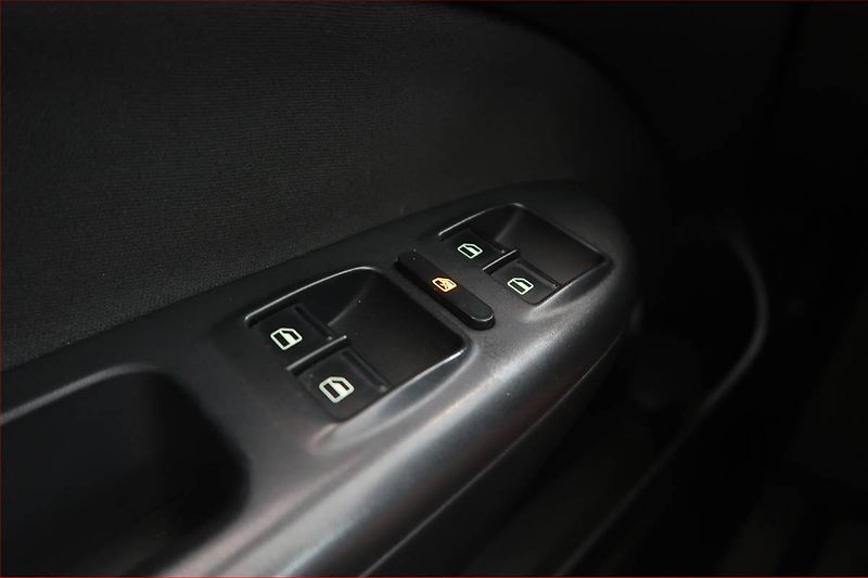Škoda Octavia (2011) 2.0 TDI, Automat, Navi, Xenony - fotka 17 z 17