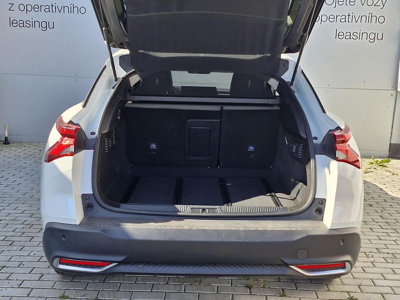 Citroën C5 X 1.6 PureTech 180k SHINE - fotka 7 z 10