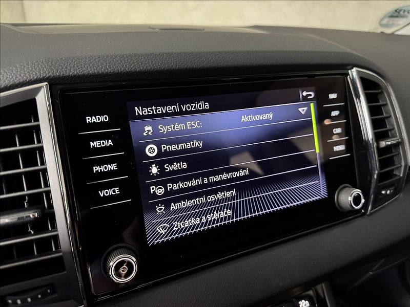 Škoda Karoq 1,5 TSi  DSG Style LED Kamera - fotka 27 z 46