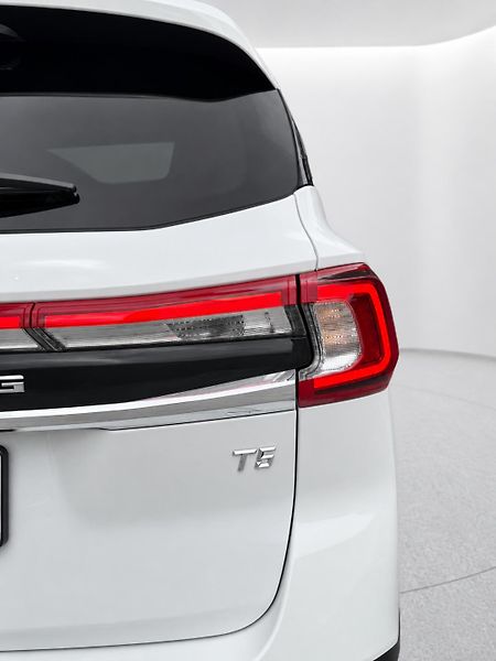 Forthing T5 (2026)  1.5T 125kW 7DTC Exclusive - fotka 5 z 28